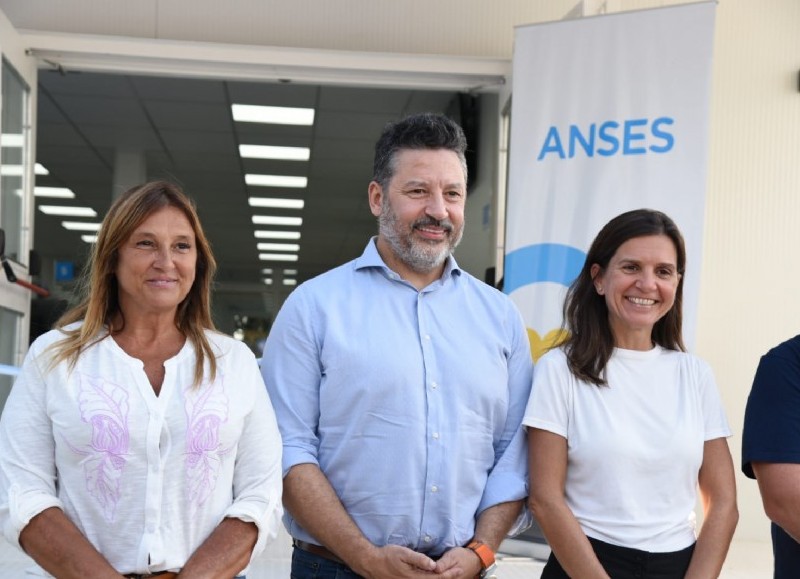 Con la presencia de la Intendenta Karina Menéndez, la directora Ejecutiva, Fernanda Raverta y el presidente del Grupo Provincia, Gustavo Menéndez.