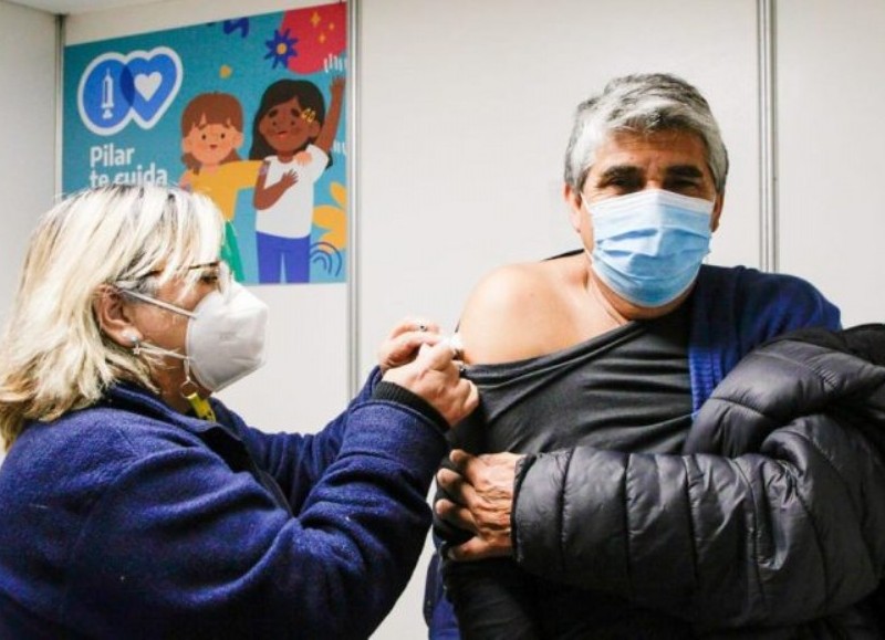 Los vecinos cuentan con cuatro vacunatorios para inocularse contra el virus, de acuerdo a lo que comunicaron desde el Municipio a través de sus canales oficiales.