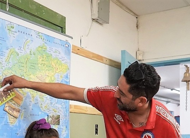 El objetivo de esta iniciativa es mejorar la calidad y experiencia educativa de las y los merlenses. 