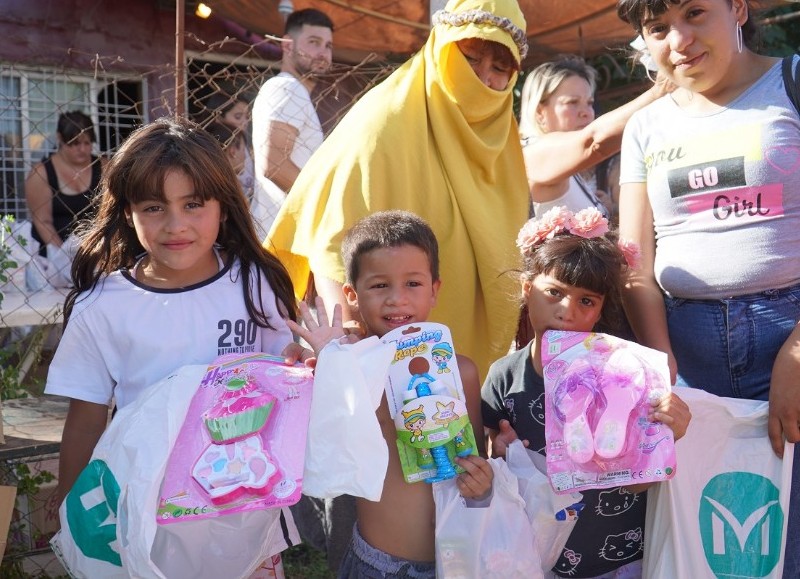 Más de 45.000 juguetes fueron entregados en diferentes puntos del distrito. Cabe mencionar que todos los juguetes eran nuevos, distintivos y de excelente calidad.