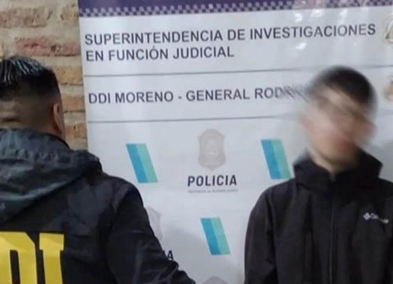 Se secuestraron una escopeta, un fusil de guerra, un pistolón, un revolver, dos pistolas, municiones y teléfonos celulares.