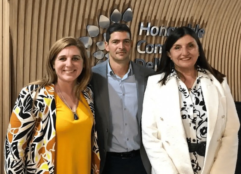 Sandra De Boeuf, Mariana Huber y Diego Muzzio concejales de La Libertad Avanza (LLA) que votaron a favor del bingo.