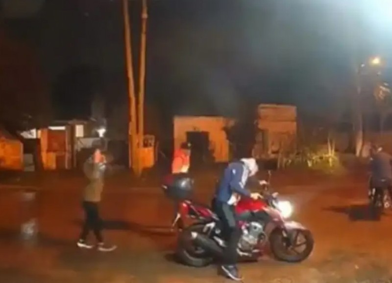 El policía, que no presenta antecedentes delictivos ni conflictivos previos, dijo que temió por su vida y el de su novia, ya que el delincuente lo amenazó de muerte.