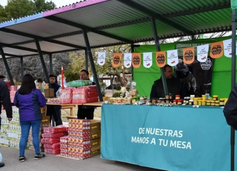 Tal como ocurrió en ediciones anteriores, General Rodríguez vuelve a organizar una nueva jornada de Mercado Central, el evento que permite acceder a distintos productos a bajos precios.