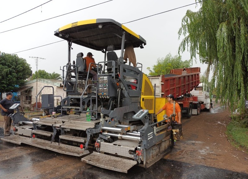 Estos trabajos los "realizamos para mejorar el transito de los vehículos y peatones en la zona".
