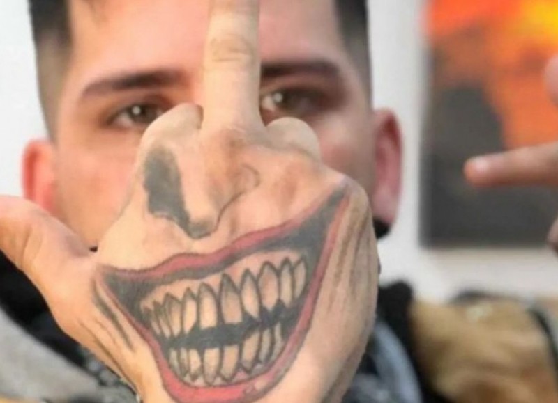 El cantante “El Más Ladrón”, realizó una denuncia a través de un programa radial en donde habló de L-Gante y de su ex pareja, Tamara Báez.