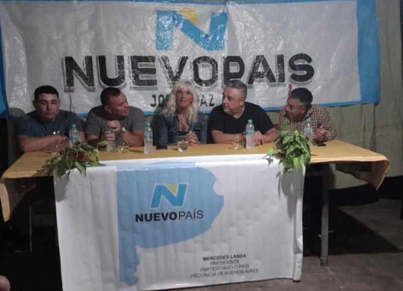 El acto con los referentes, hablándole a los militantes.