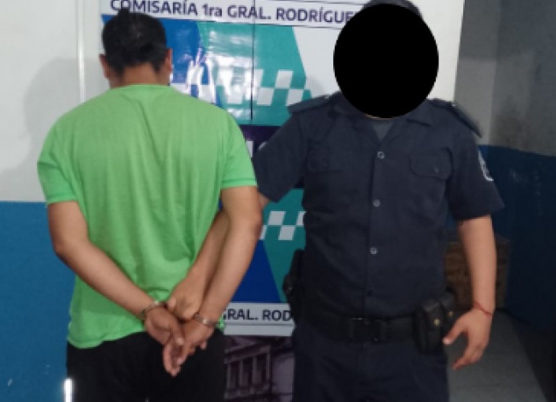La situación comenzó con la búsqueda de una menor de edad que se había ido de su domicilio durante la tarde del viernes 18 de noviembre y fue hallada luego en una casa del barrio Güemes.