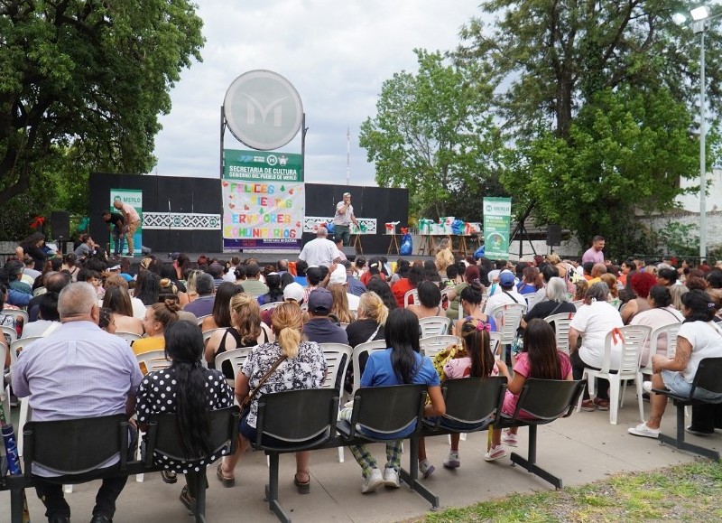 La jornada reunió a referentes barriales, de comedores, de merenderos y de espacios comunitarios del distrito. 