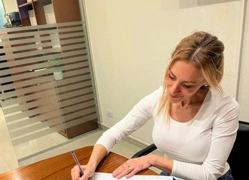 Firmó Gisela Cattivera.