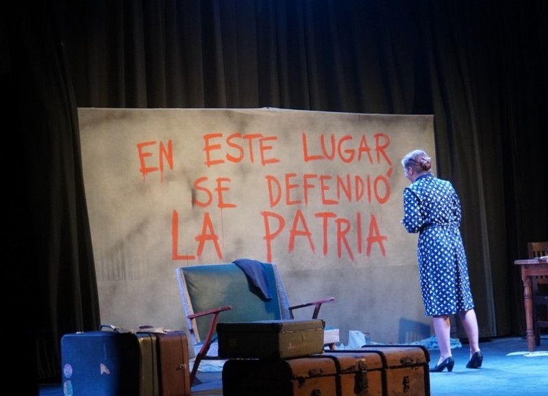 La obra escrita por Florencia Aroldi visitó el Teatro Municipal de Merlo a sala llena.