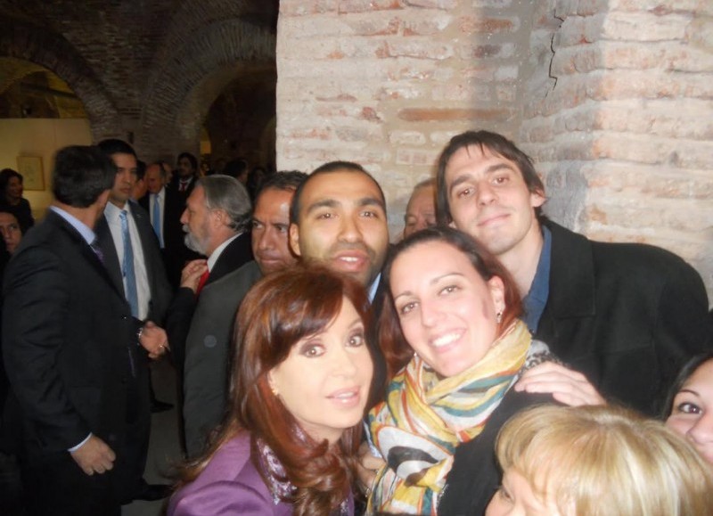 La ex presidente Cristina Fernández de Kirchner y la concejal ahora libertaria Ingrid Flessa de Moreno.
