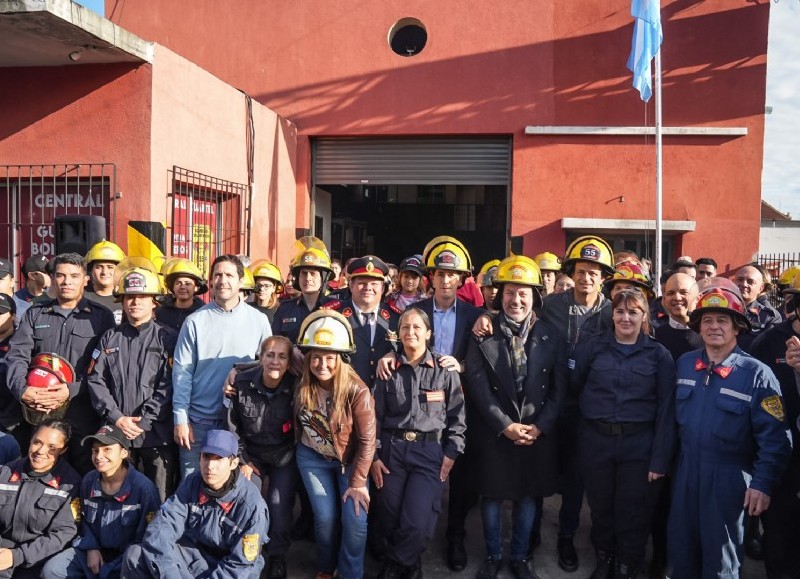 Karina Menéndez, el Presidente del Grupo Provincia Gustavo Menéndez y el Ministro del Interior Wado de Pedro.