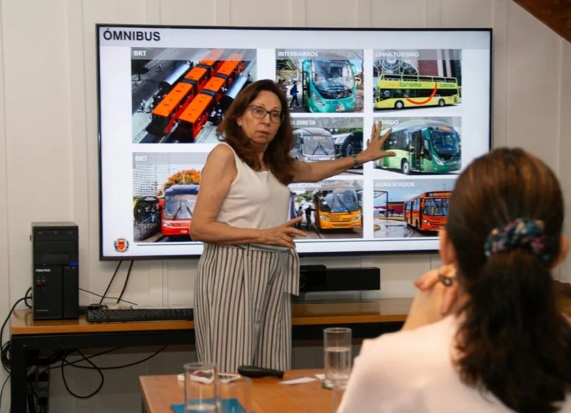 Distintas autoridades de Moreno compartieron distintas reuniones con sus pares de Curitiba, donde se interiorizaron en la implementación de un metrobús local.