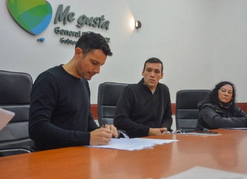 El intendente Mauro García participó de la firma de convenios vinculados al programa de créditos para refacciones "Buenos Aires Crea".