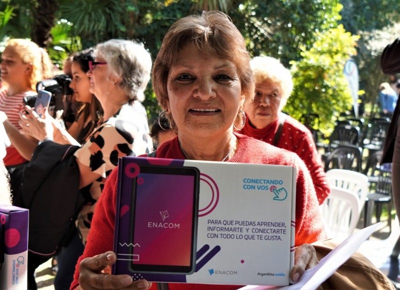 La jornada fue encabezada por la Intendenta Karina Menéndez, Gustavo Menéndez y el jefe de Gabinete de ENACOM, Ariel Martínez.