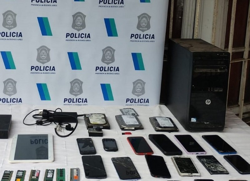 En la ciudad de Moreno detuvieron a dos hombres de 35 y de 58 años por contactarse con menores para "corromperlos sexualmente".