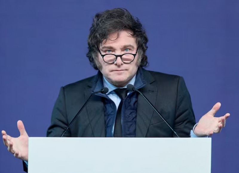 El estudiante asegura que su respaldo a Javier Milei generó un clima hostil dentro del aula.