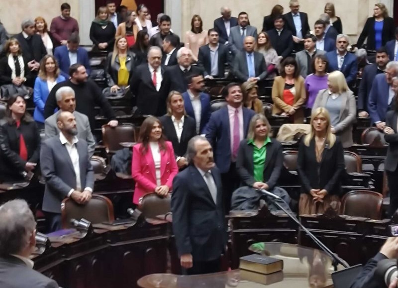 Jura Alberto Arancibia Rodríguez del Partido Demócrata (PD) de San Luis.