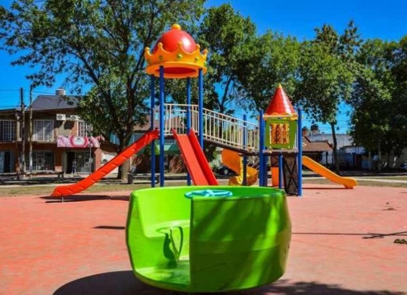 Desde hace algunos días, la plaza del barrio Altos de José C. Paz luce completamente renovada.