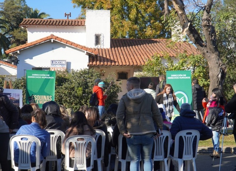 La Dirección de Derechos Humanos de Merlo realizó el vigésimo sexto homenaje del programa “Esquinas de la Memoria” en donde se lo reconoció a Juan Jacinto Burgos.