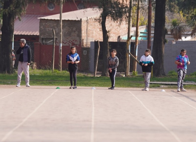 Está dirigidos a las y los estudiantes de sexto año de nivel primario de las instituciones educativas estatales y privadas del distrito.