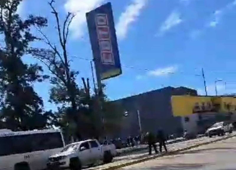 Saqueo a un supermercado Coto en José Clemente Paz.