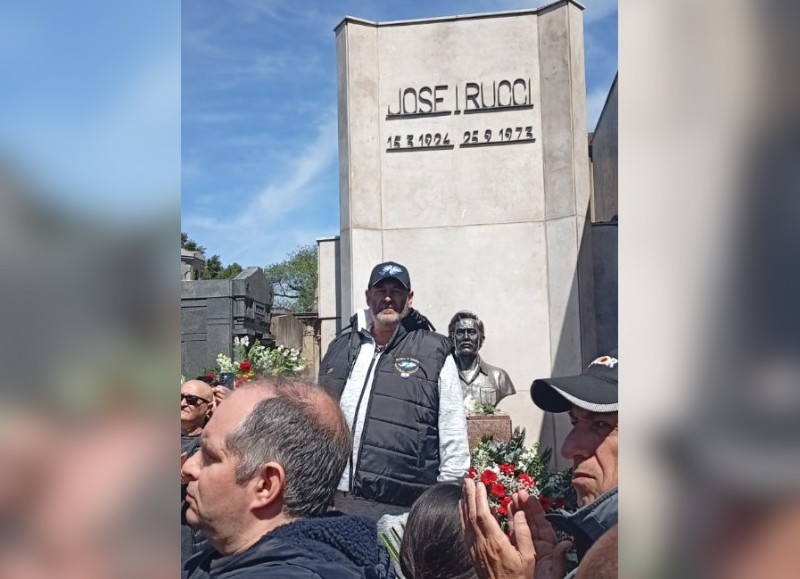 Chacarita fue el escenario donde Santiago Cúneo llamó a "patear las puertas del Congreso"