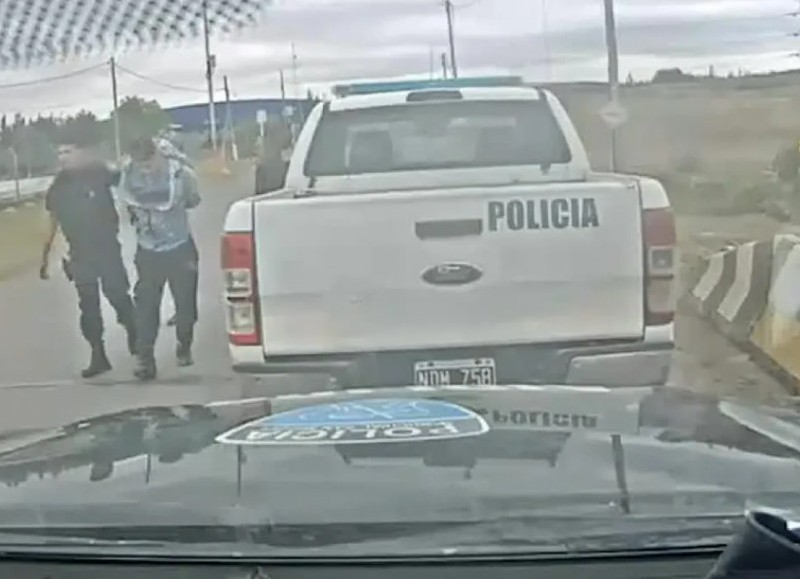 La detención se consiguió porque, ni bien la mujer sufrió el robo, los vecinos que presenciaron el hecho dieron aviso al sistema “Ojos en alerta”.