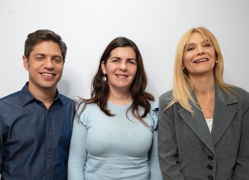El gobernador bonaerense Axel Kicillof, la intendente Mariel Fernández de Moreno y la vicemandataria provincial Verónica Magario.