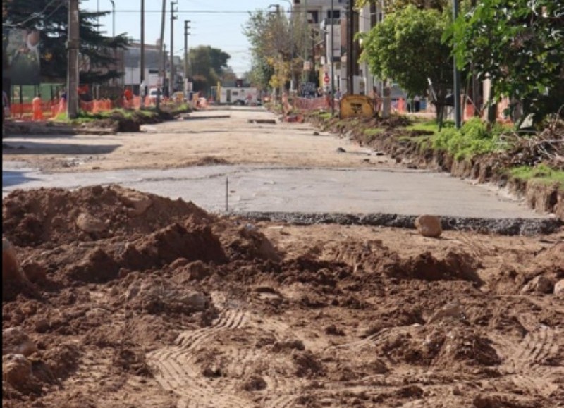 Una de las obras más destacadas es la repavimentación de Conesa, entre Farías y avenida León Gallardo, una zona céntrica en el límite de San Miguel y Muñiz.