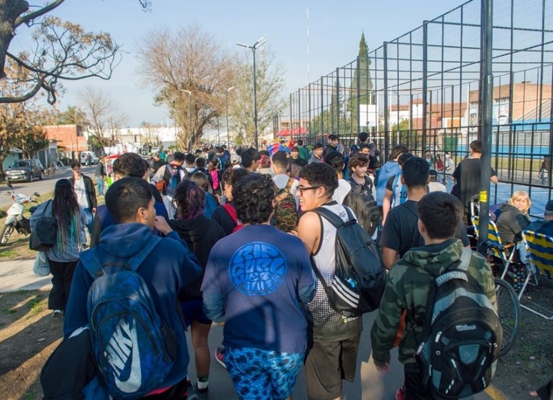 El Municipio organizo junto al Centro Cultural un festival que ya reunió a más de mil jóvenes y familias.