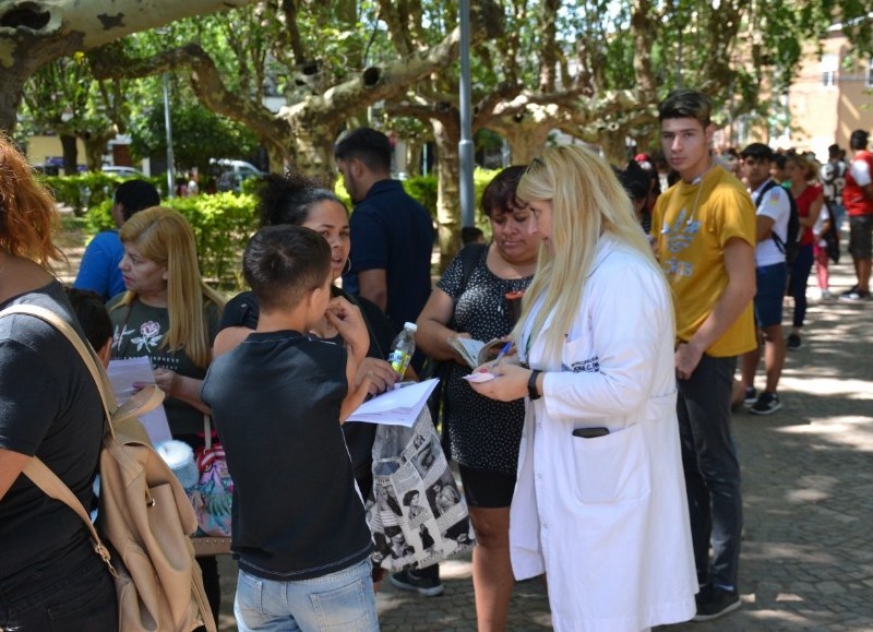 Se realizó la Jornada Integral de Salud para la Mujer que se desarrolló en la plaza Manuel Belgrano, de José C. Paz.