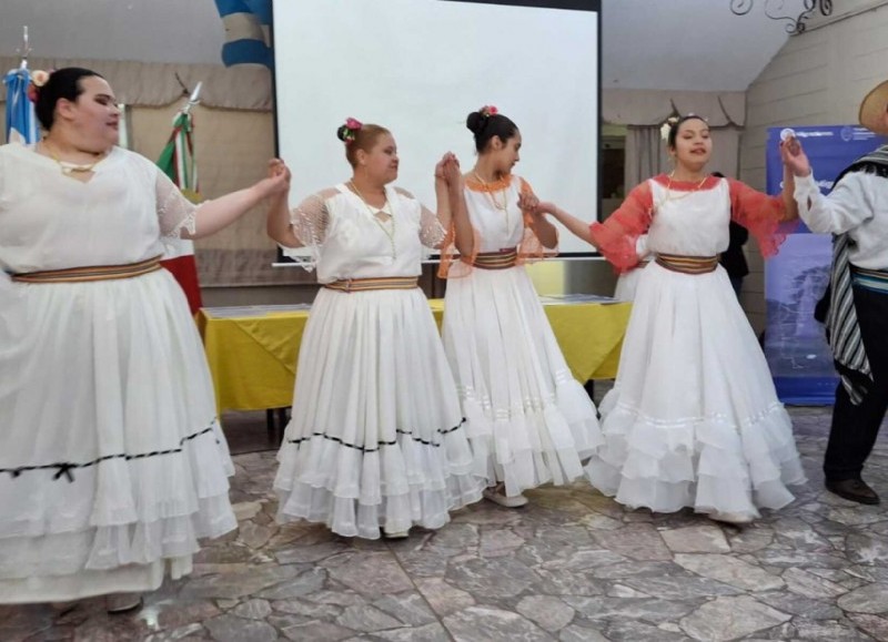Música y baile hubo.