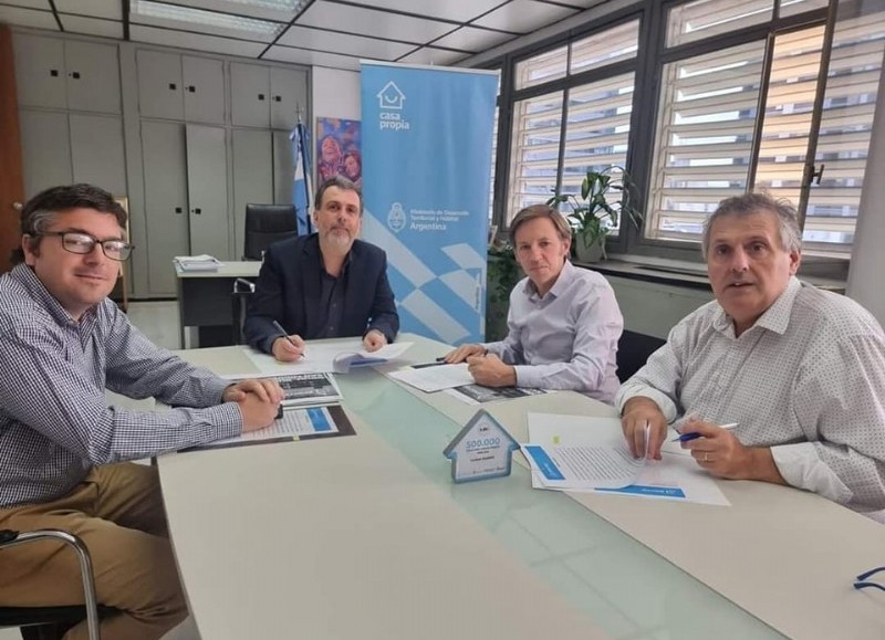 El parque contará con sectores de juegos para chicos, playón de deportes, seguridad, bicicleteros, bancos y distintos senderos, entre otras novedades.