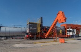 Al borde del quiebre: el Municipio comercializará asfalto para financiar obra pública