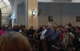 La "pareja presidencial" se hizo presente en una misa de la Catedral central